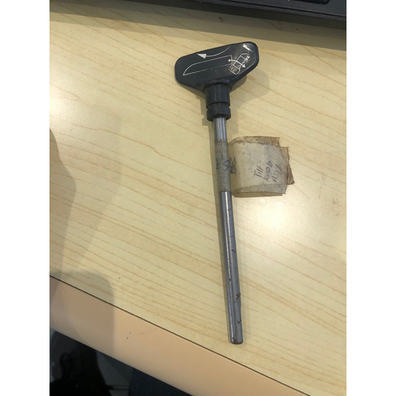 Tilt knob assembly 0434050