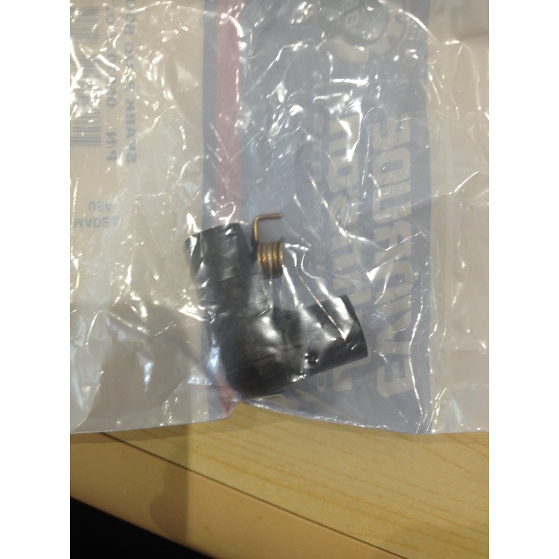 Evinrude Johnson Spark Plug Boot 0581027